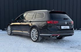 VW Passat R-LINE
